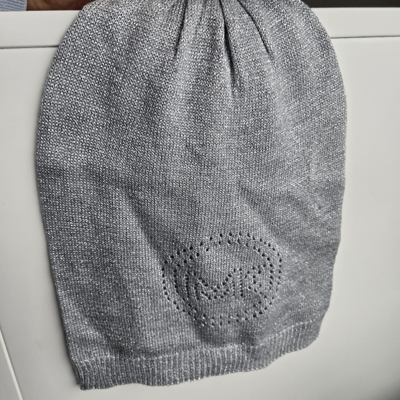 Michael Kors, Beanie Hats, Black and Silver, New With Tags - Picture 9 of 11